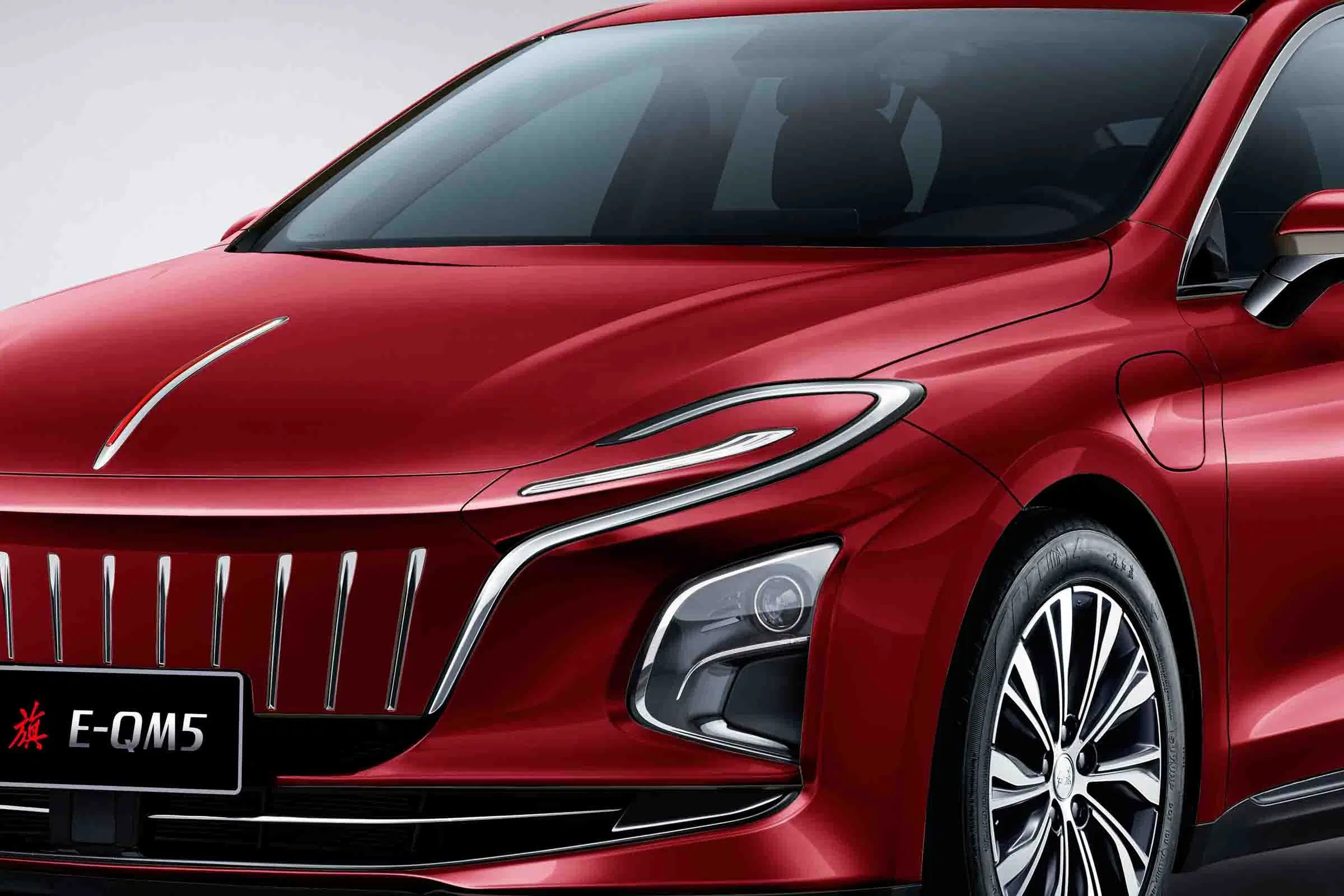 E-Qm5 Hongqi Brands Popular Electric Car with Honor Appearance and Comfortable Interior