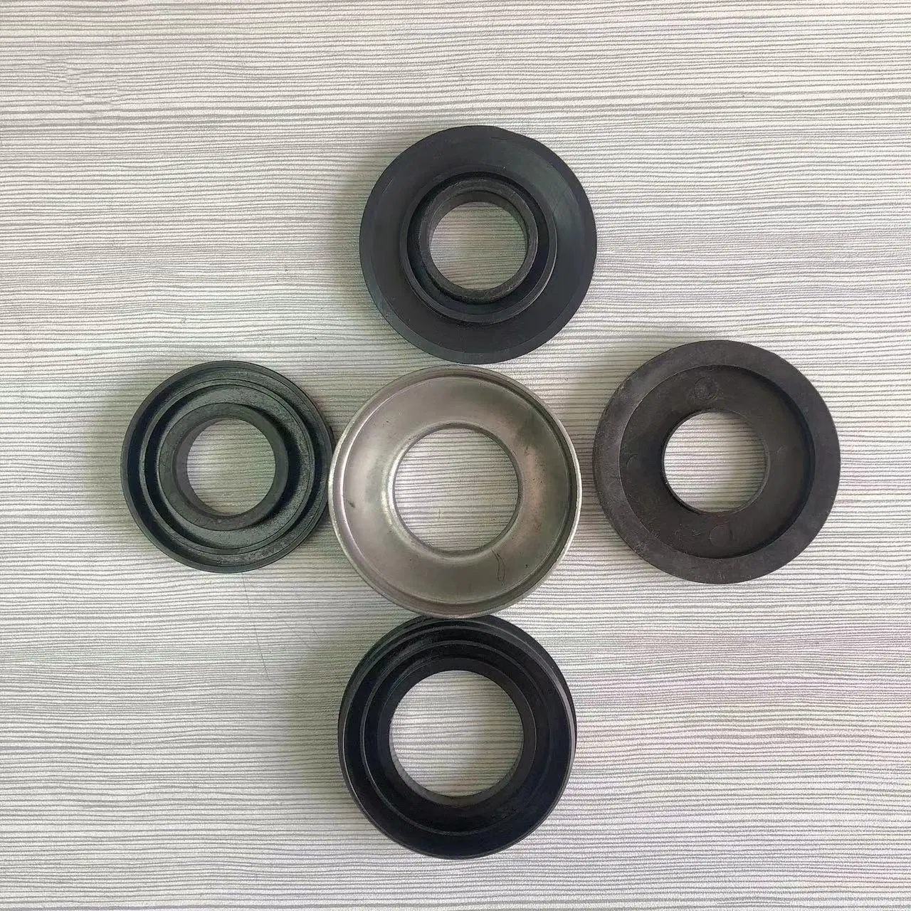 TK Series Belt Conveyor Roller Components Metal Cover Protect Shell Bearing Housing 6206-160-4