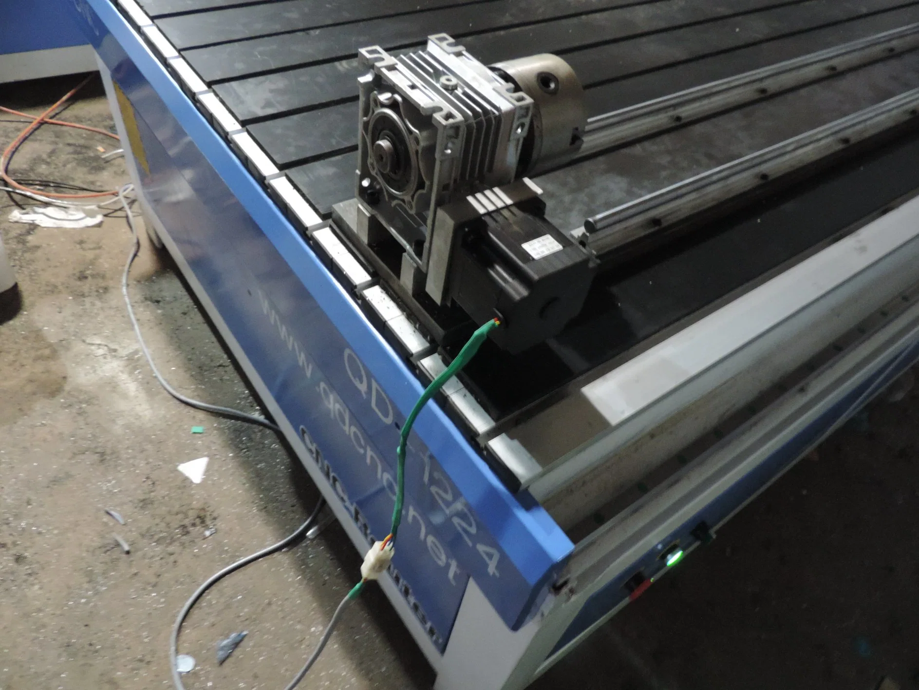 Advertising CNC Engraving Wood Machine with Working Area 1300*2500mm