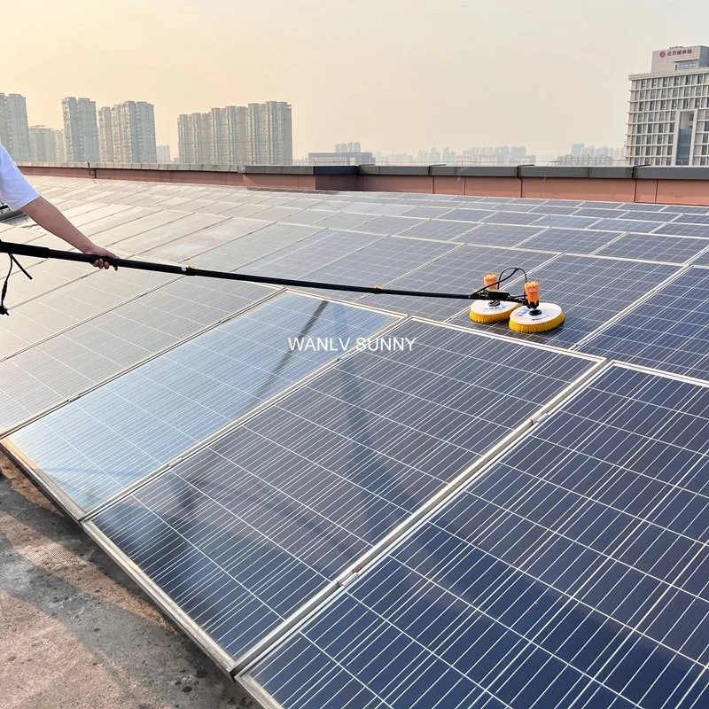 Le dispositif de nettoyage portable de la balance photovoltaïque à double tête équipé de Trois types de poteaux télescopiques pour le nettoyage à longue distance du photovoltaïque