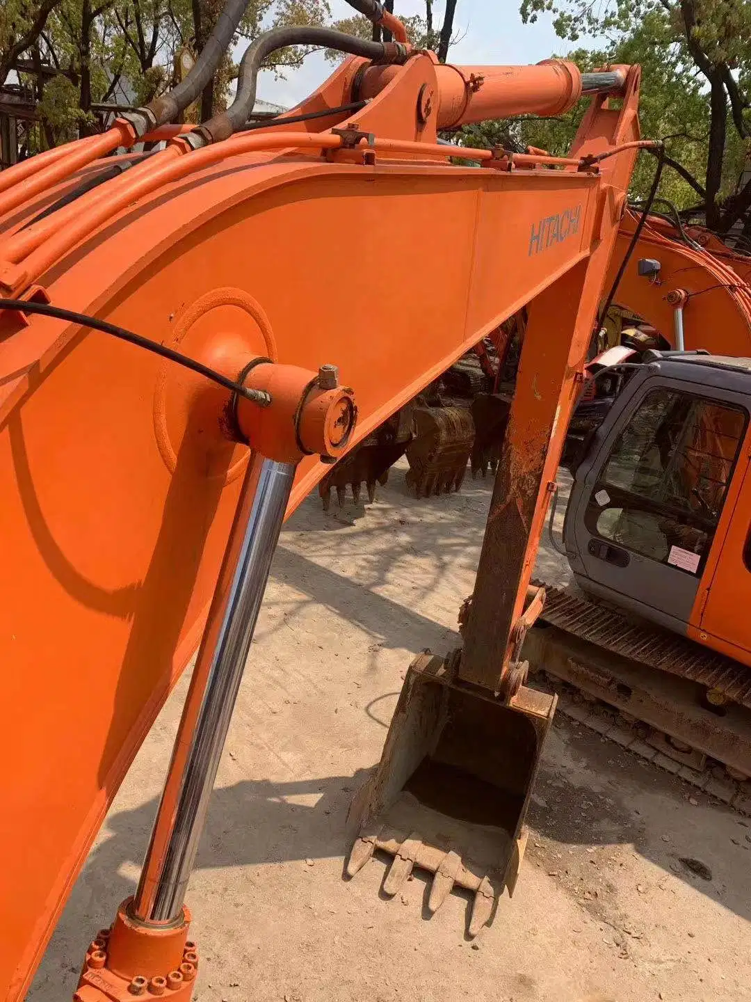 Hitachi Zx130-6 Used Excavator Original Paint 13 Tons of Medium Crawler Excavator Construction Machinery Zx120