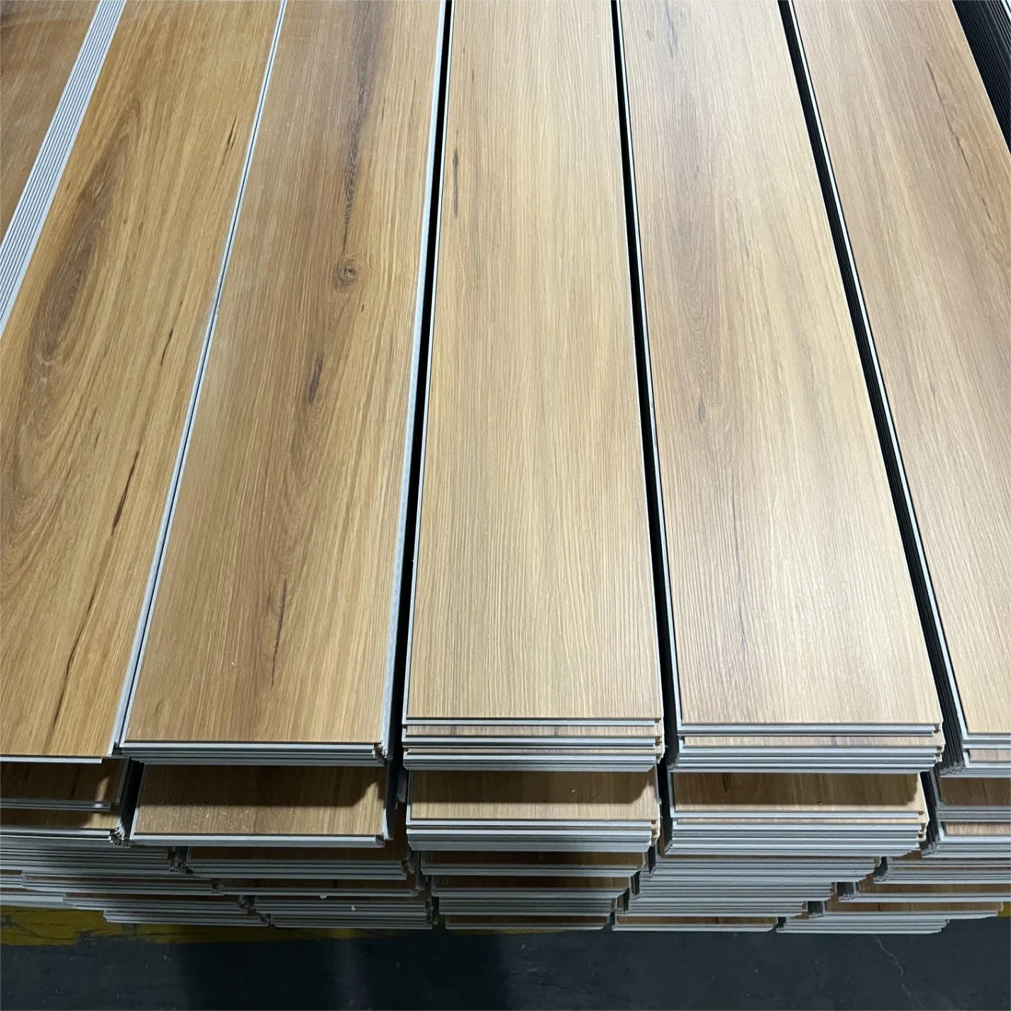 Auuan resistente al agua Composite Wood SPC Vinyl Plásticos Pisos para el Hogar Decoración