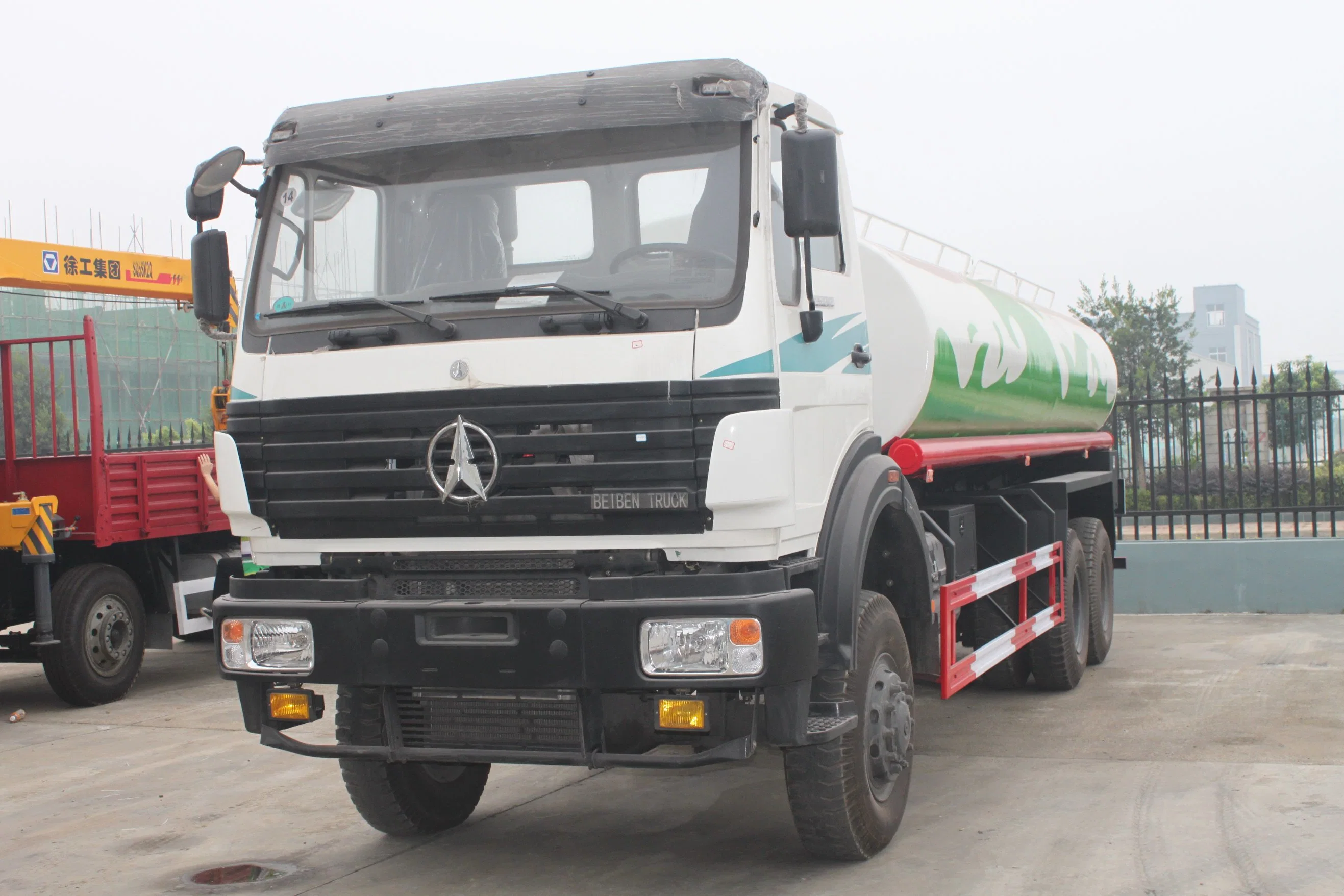 Beiben 6X6 AWD Acero al carbono Transporte de agua camión cisterna