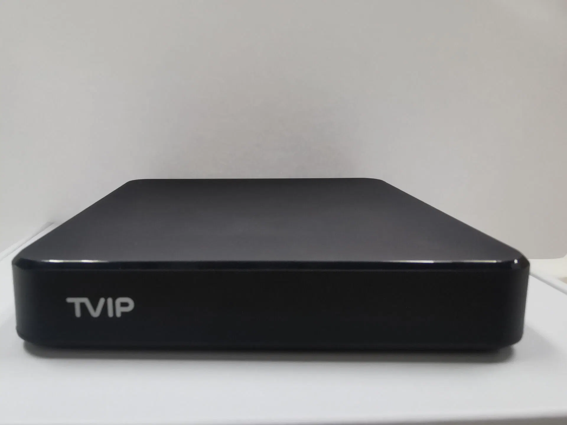 أخبار جيدة الدعم الشحن من المخزن الألماني Tvip705 2022 جديد اشتراك IPTV Tvip705 Android 11 TV Box Memory RAM 1GB جهاز فك تشفير سعة 8 جيجابايت فلاش