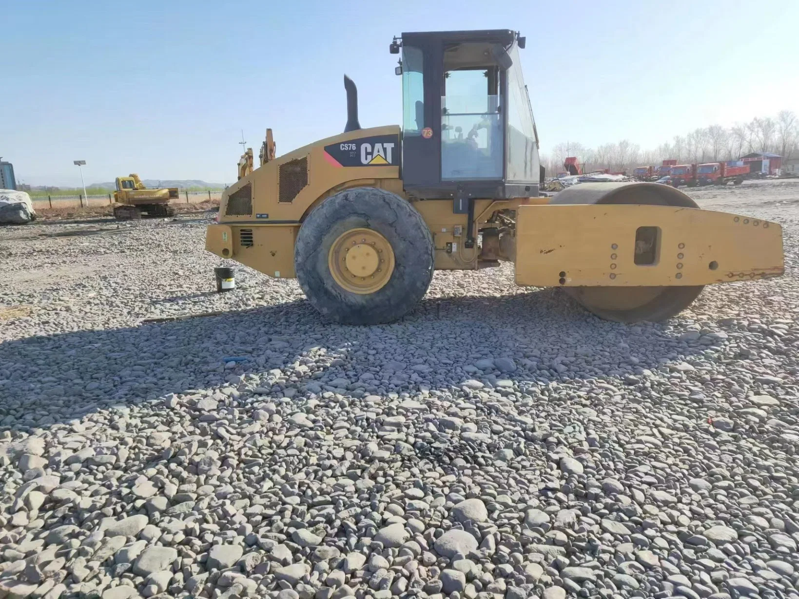 Rodillo vibratorio Cat CS76 de segunda mano de la máquina buena de Caterpillar