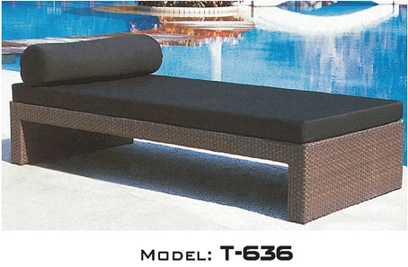 Outdoor Furniture Poolside Wicker Sun Bed PE Rattan Day Bed