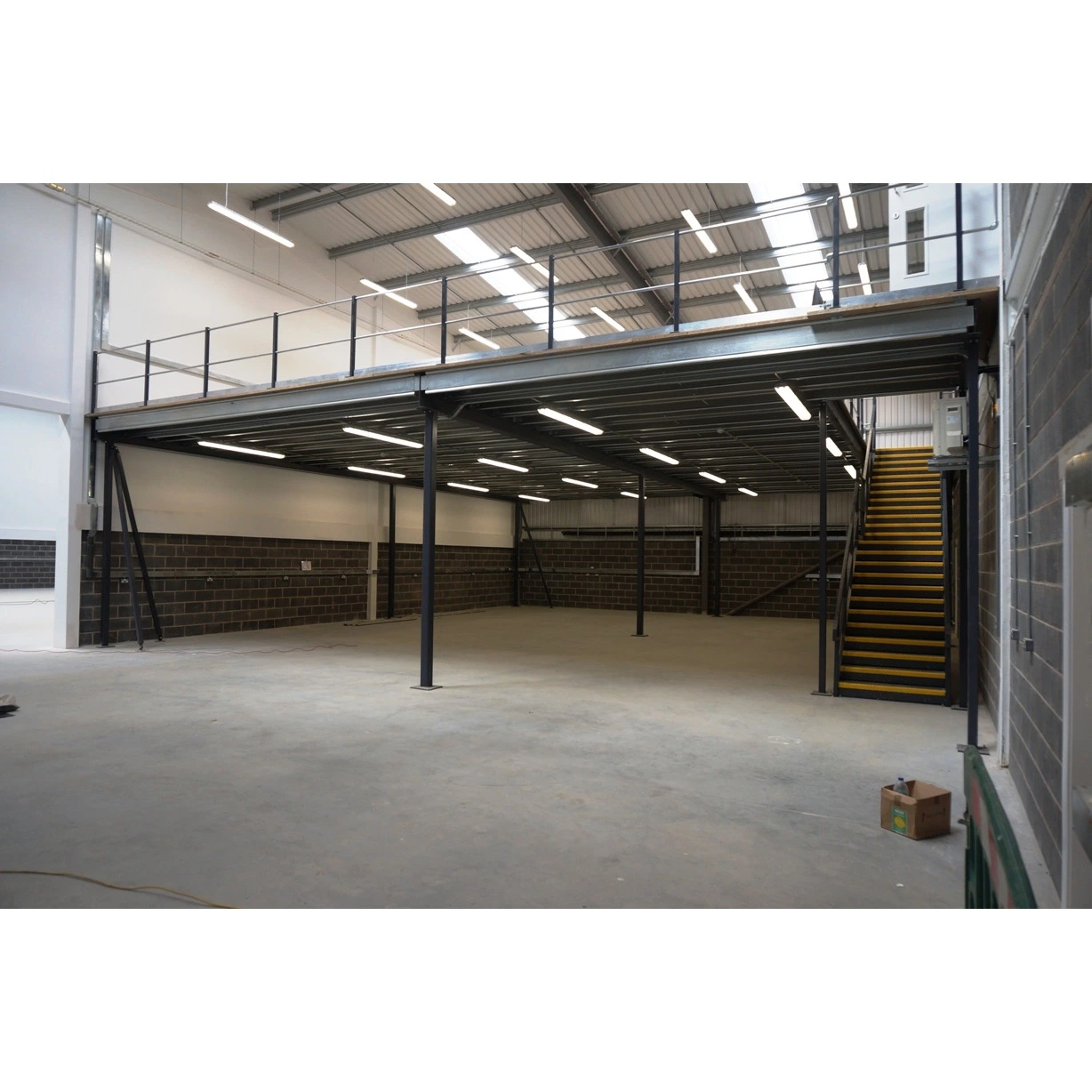 SP060 Manufacturer supported mezzanine floor racking system