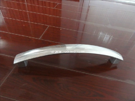 hecho personalizado RAL9006 el triángulo de moldeado a presión de aluminio termolacado reposabrazos