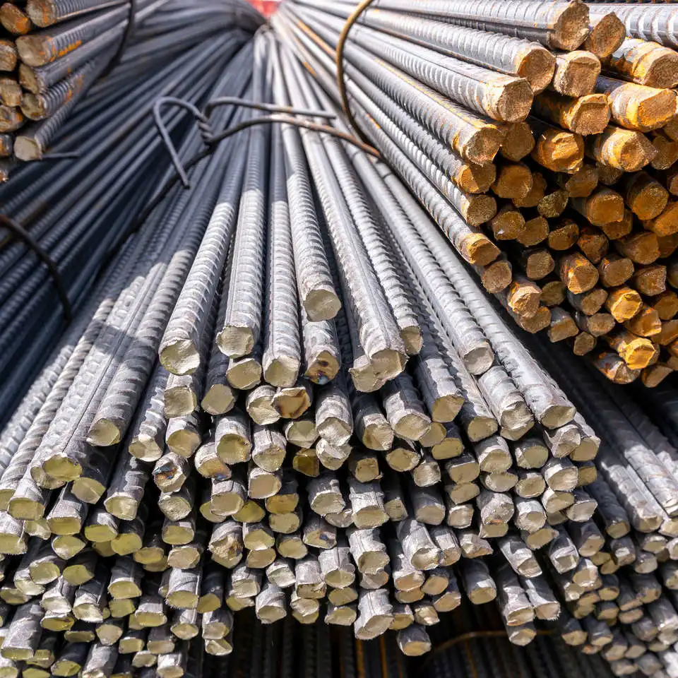 Stahl Rebar hochwertiger verstärkter verformter Kohlenstoffstahl hergestellt in Chinesische Fabrik Stahl Rebar Preis Niedriger Preis Hohe Qualität Deformiert Stahlreck