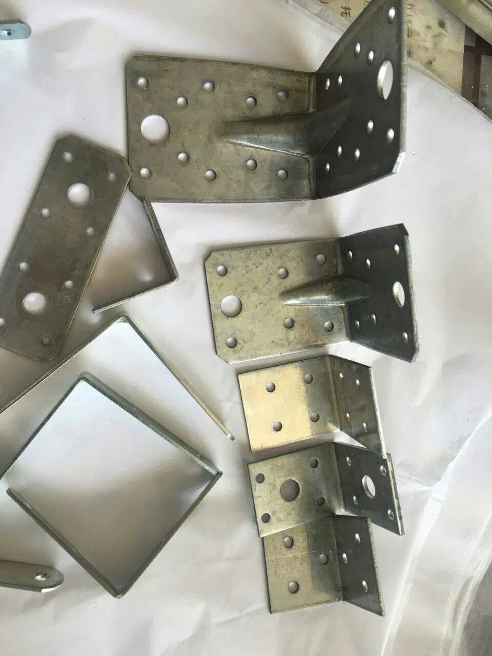 Custom Metal Stamping Wood Bracket Hangers Timber Connector