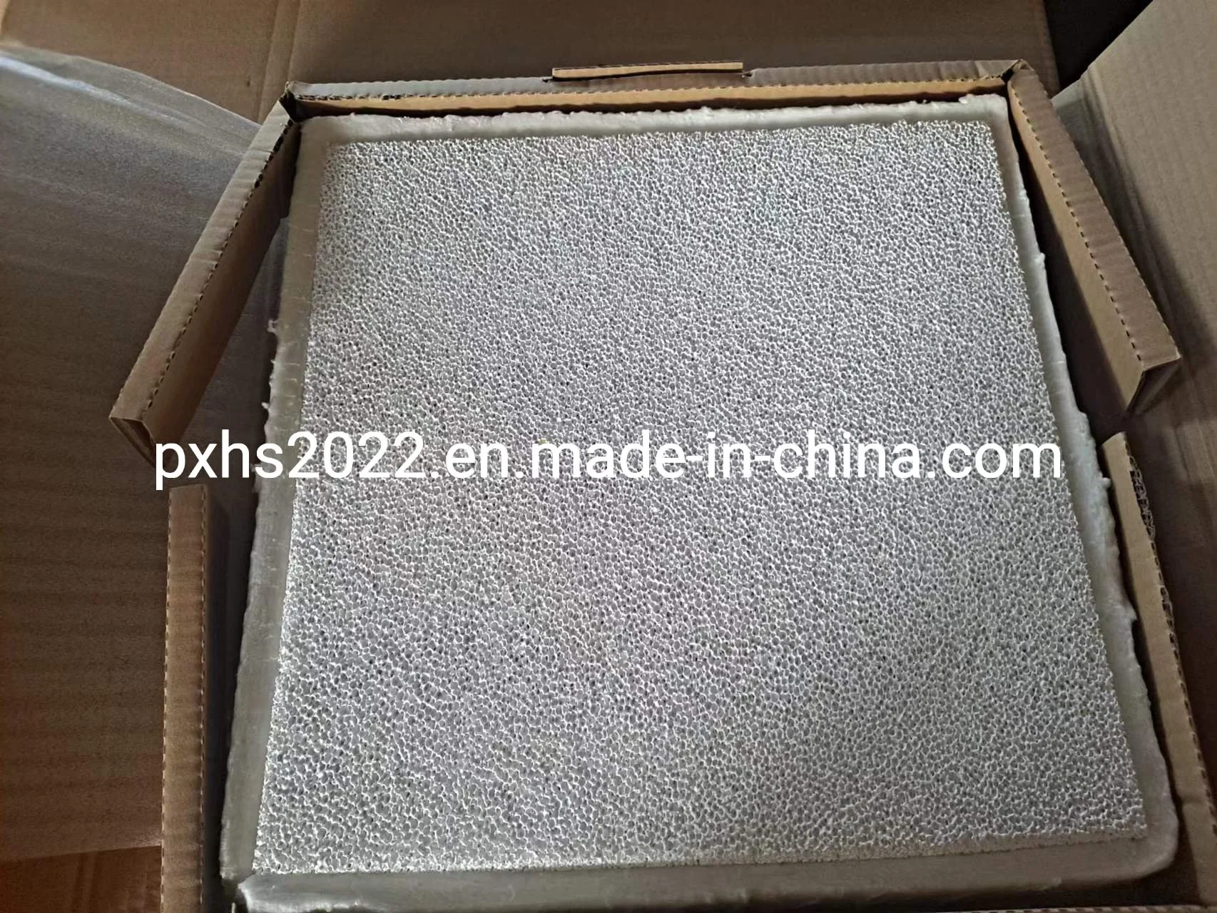 20 * 20 * 2inch 10-60ppi Aluminium Material Schaum Keramik Filter