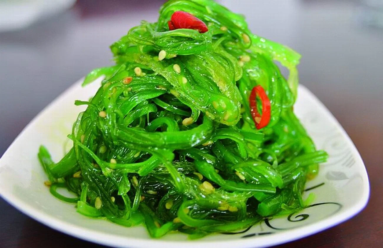 Salada de algas temperada congelada, azedo e doce