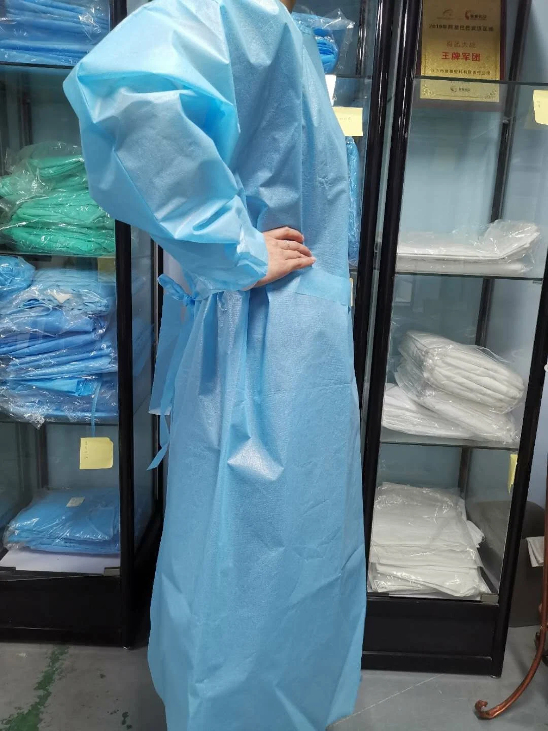 Disposable Pppe Medical Surgical Isolation Gown for Hospital Use