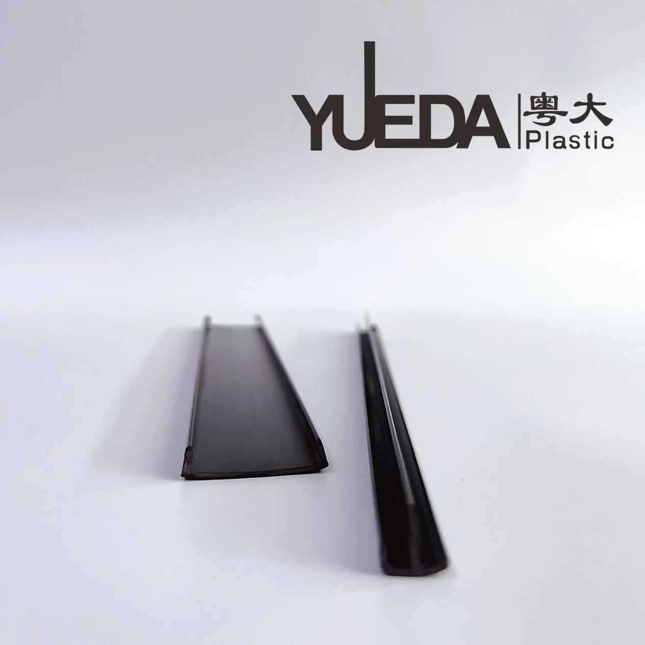 Plástico Yueda UPVC Perfil Perfil de extrusión de plástico en forma de T para materiales de construcción