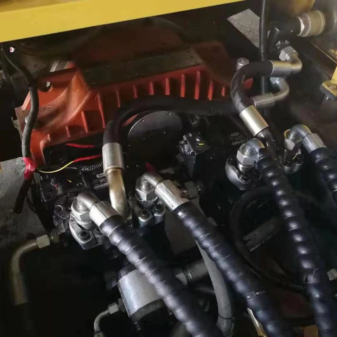 Cajas de engranajes de mando de la bomba, usadas para transferir la potencia y la rotación del motor a las bombas hidráulicas.