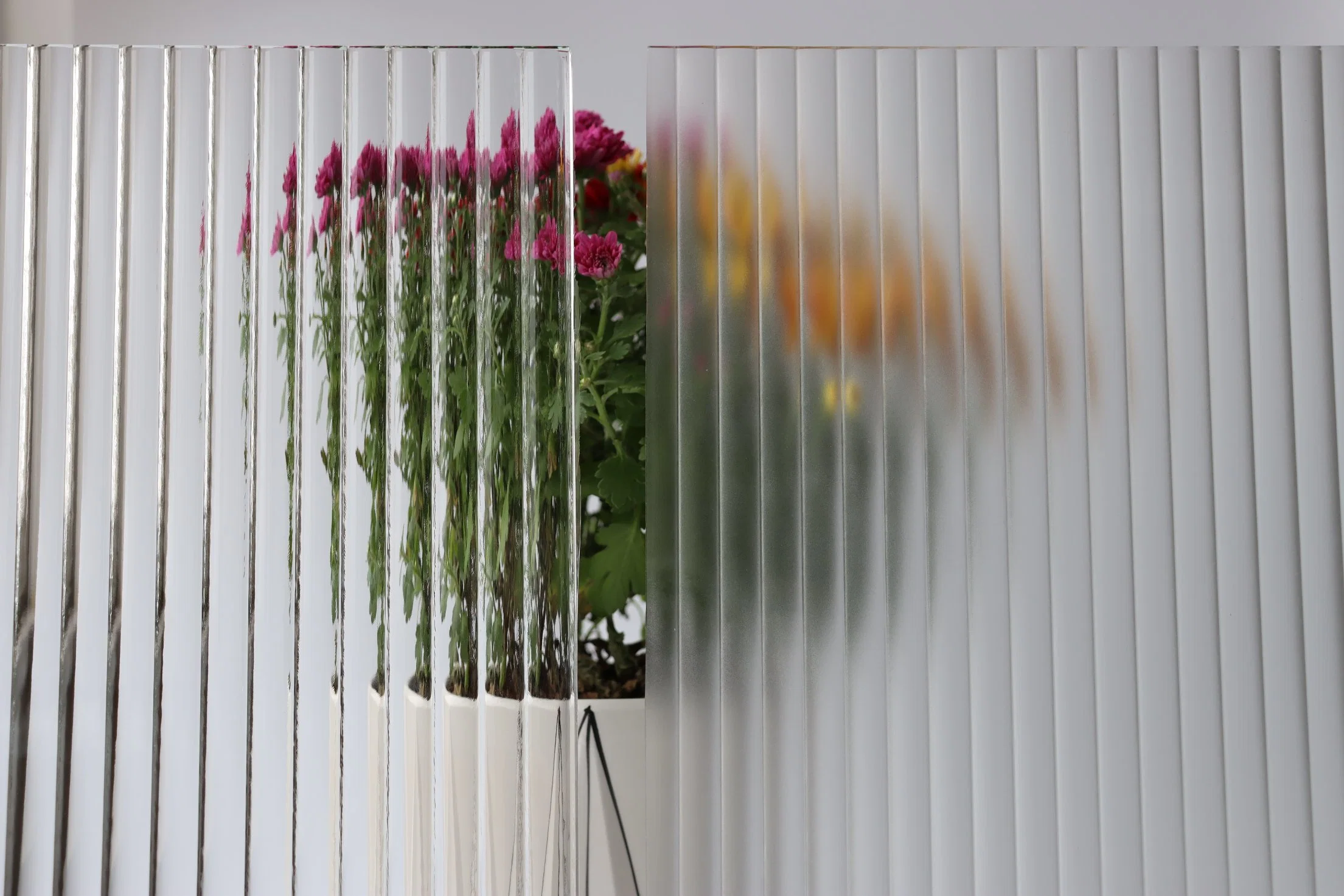 Interior Fluted Glass Tempered Patterned Glass for Hotel Shower Room. Partition. Glass Door