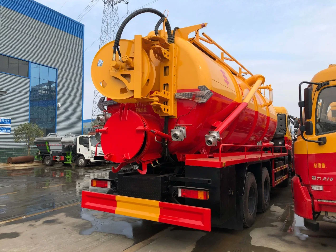 30ton Vacuum Sewer Sewage Cleaning Truck (Sewer Septic Tank High Pressure Combined Water Jetting Truck 18m3 Wast Sludge 10m3 Clean Water Tank)