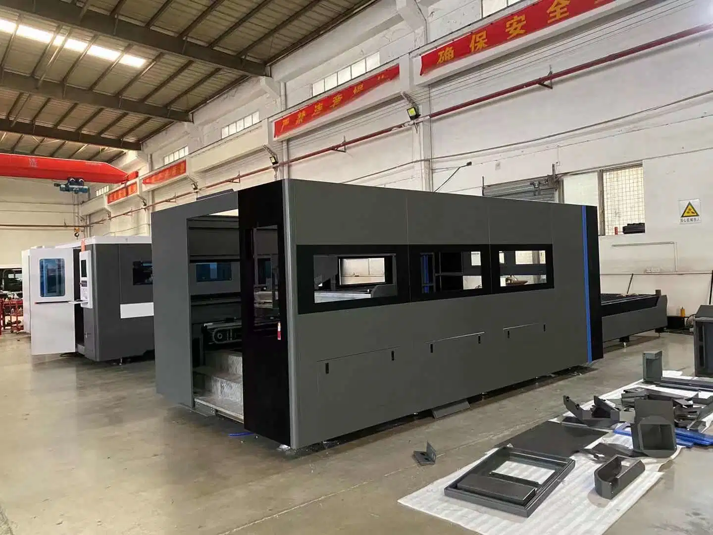 máquina de corte de fibra a laser CNC da China, 6000 W, 3000 mm * 1500 mm