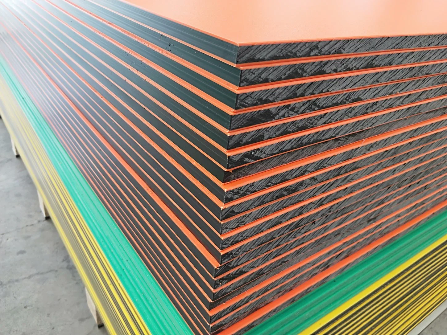 3 Layer HDPE Boards Textured Surface HDPE Polyethylene Plastic Sheet