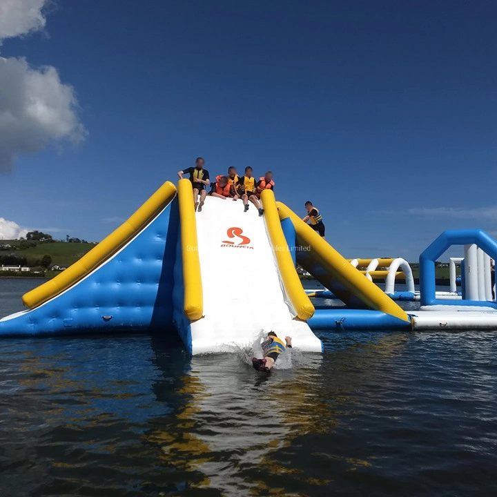 Bouncia Outdoor Customized Inflatable Water Park for Lake or Sea