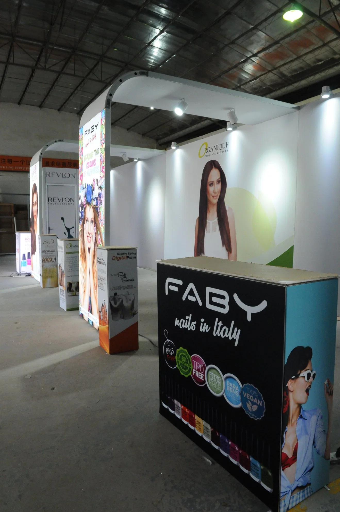 Customized 3D Design Exhibition Display Stand.