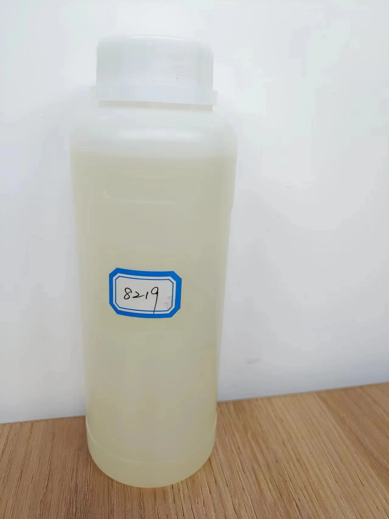 Light-Colored and Transparent Epoxy Hardener 8219 Used in Various Self-Leveling and Low Temperature Curing