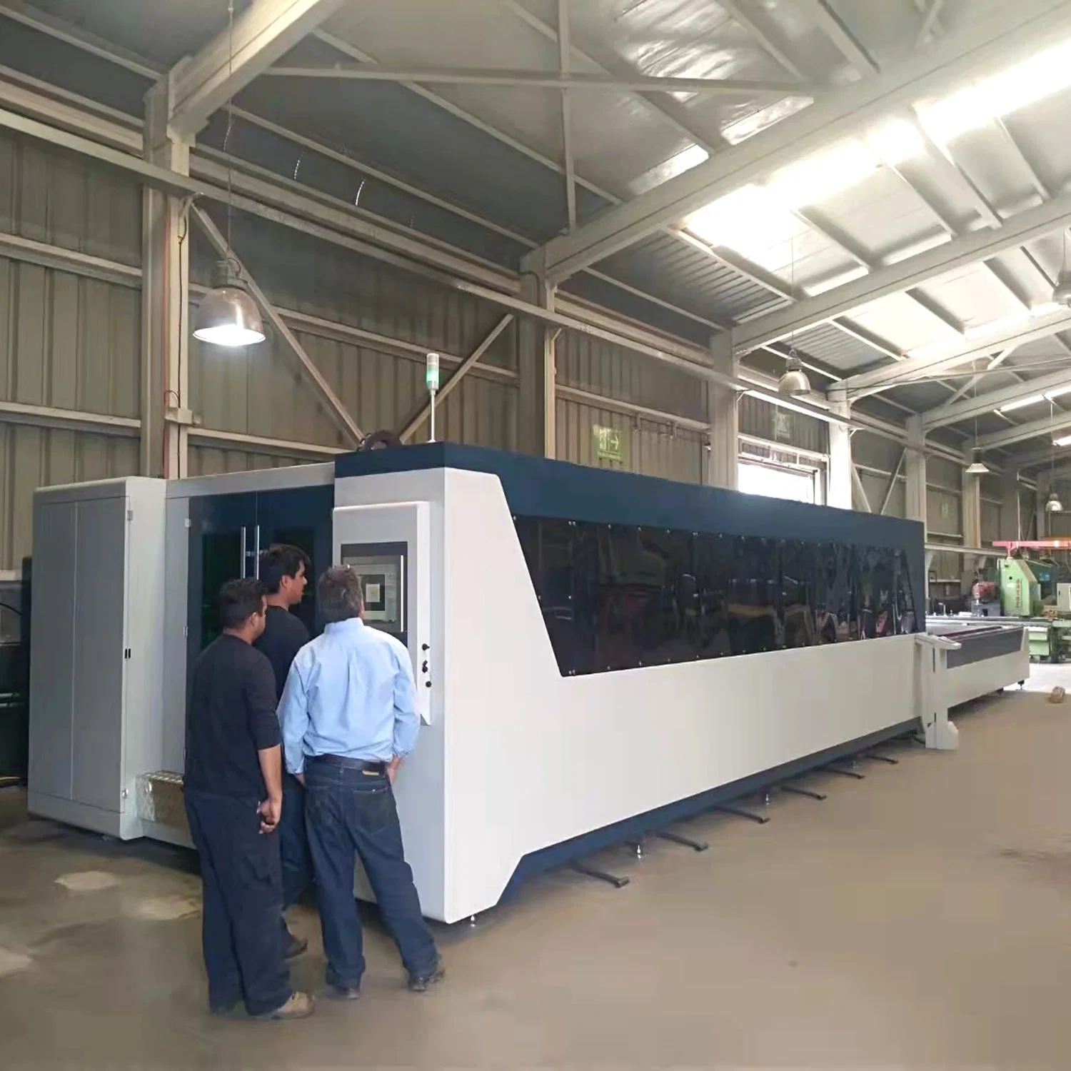 Industrial Automatic CNC Fiber Laser Cutting Device for Metal Iron Stainless Steel Aluminum