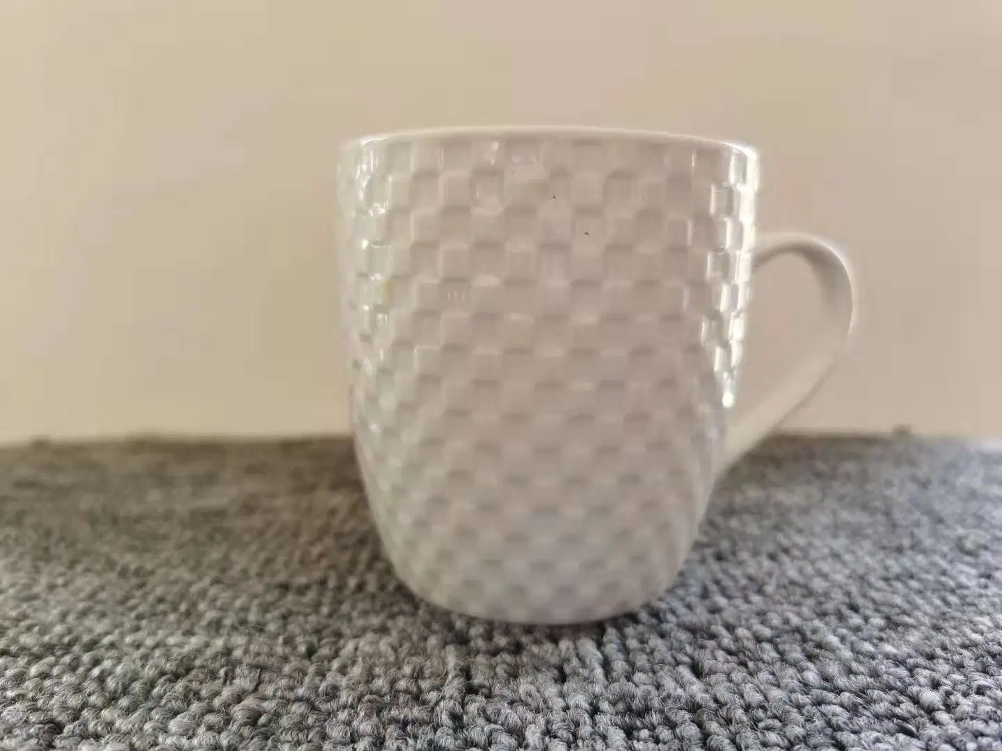 8oz Trichter Shap Weiß Emboss Geschirr Porzellan Wasser Kaffee Tee Becher-Set