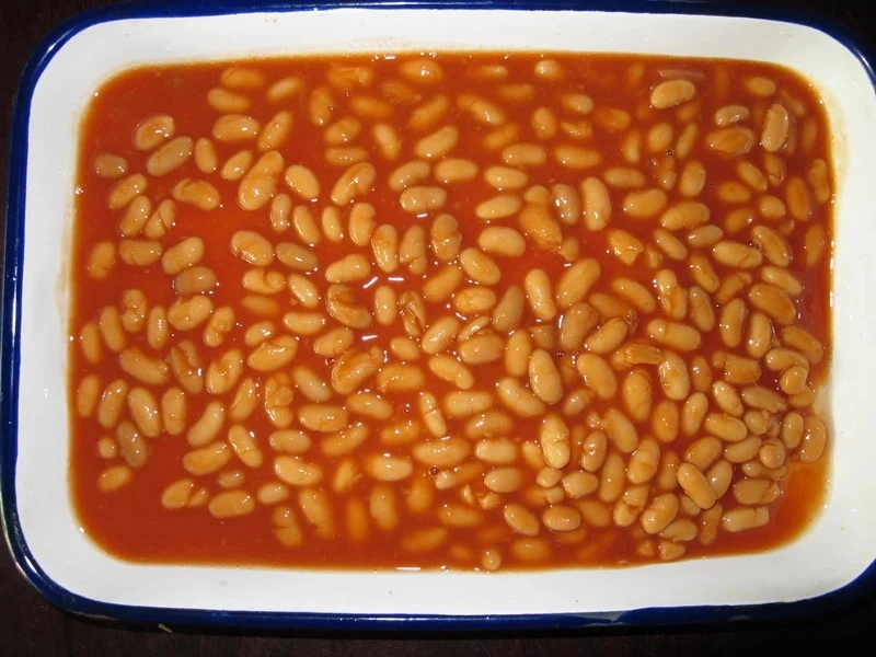 400gr de feijão branco enlatado cozido em molho de tomate a granel