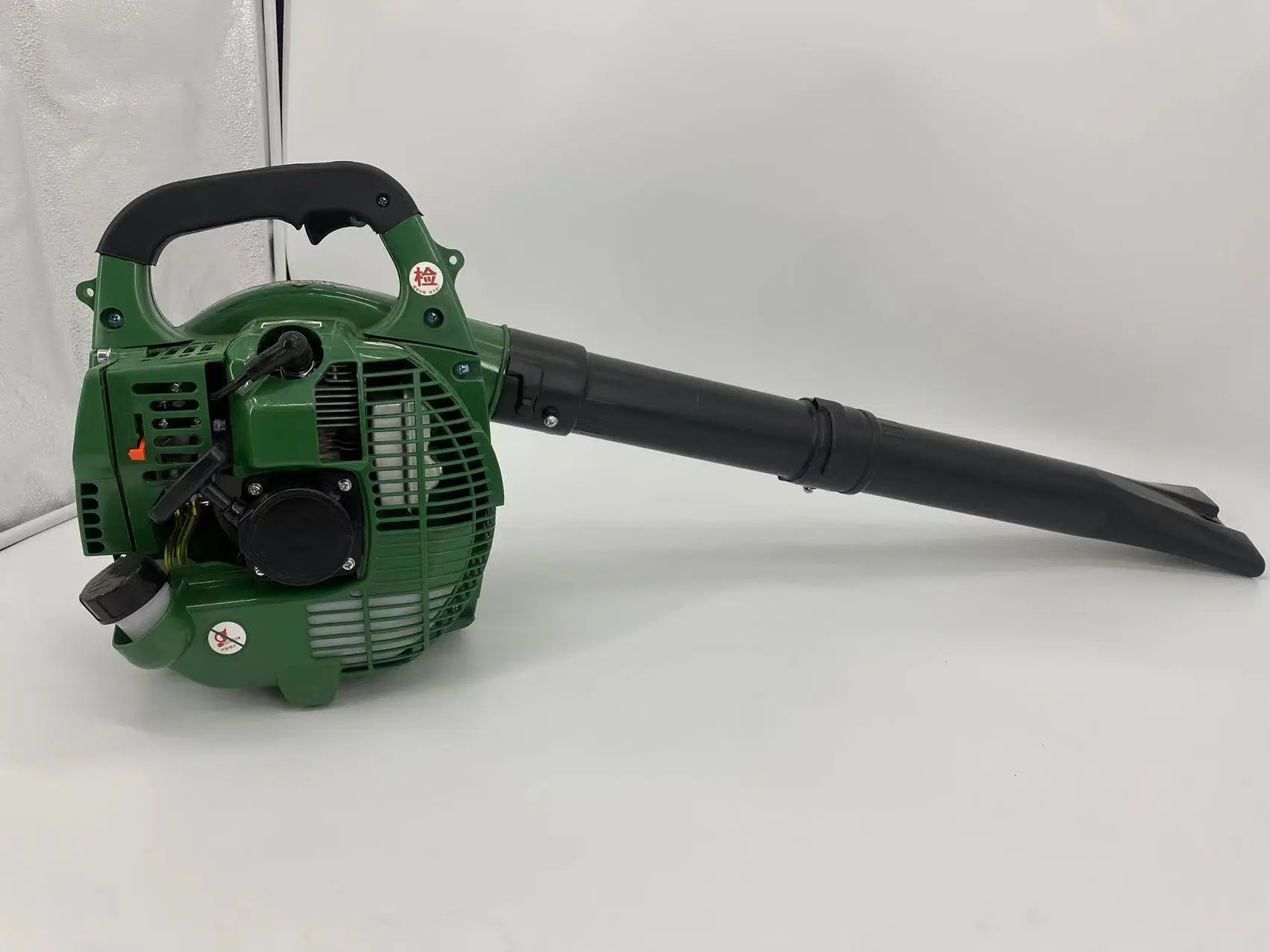 Portable Leaf Blower Eb260 for Garden Tools with 0.75kw Engine