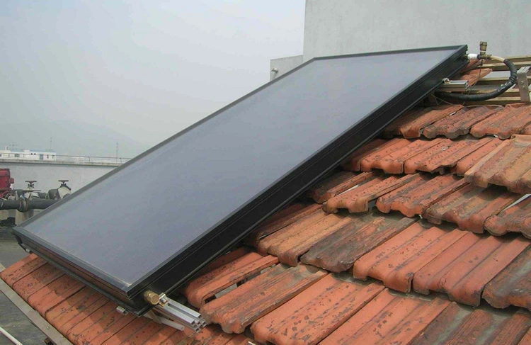 Solar Thermal Collector 2.4 Square Meters Apply to Cold Climate Regions