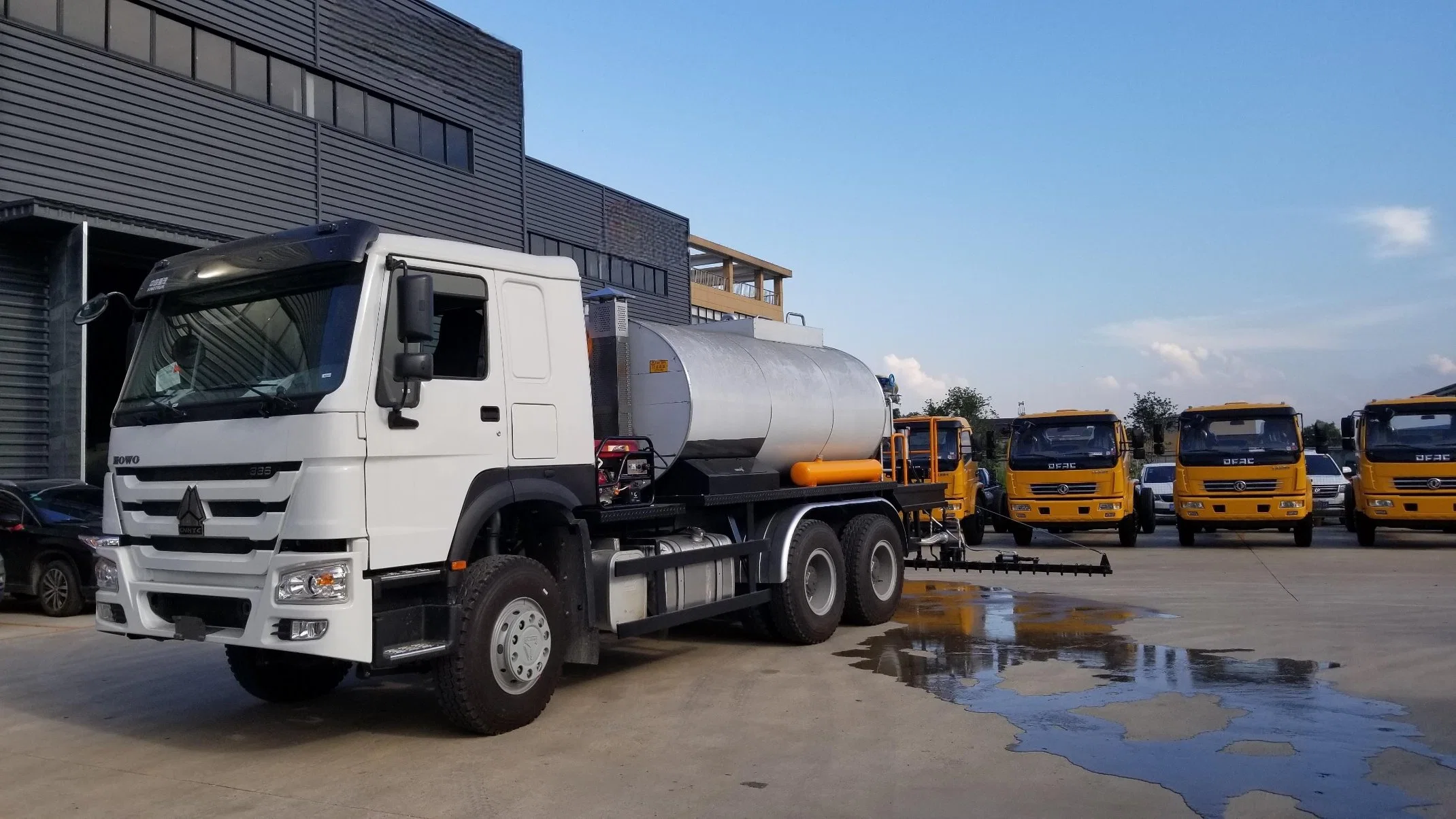 Sinotruk Flamante 5000L a 40000L betún carretilla