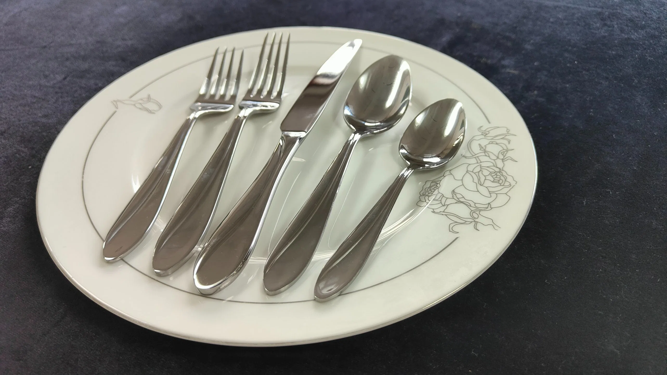 High Grade Stainless Steel Cutlery Set, Sand or Mirror