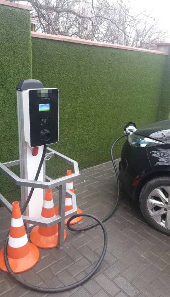 120kw/240kw Station de recharge rapide pour véhicules électriques avec chargeur de batterie Accessoires de charge intelligente Ocpp1.6 Chargeurs résidentiels pour véhicules électriques