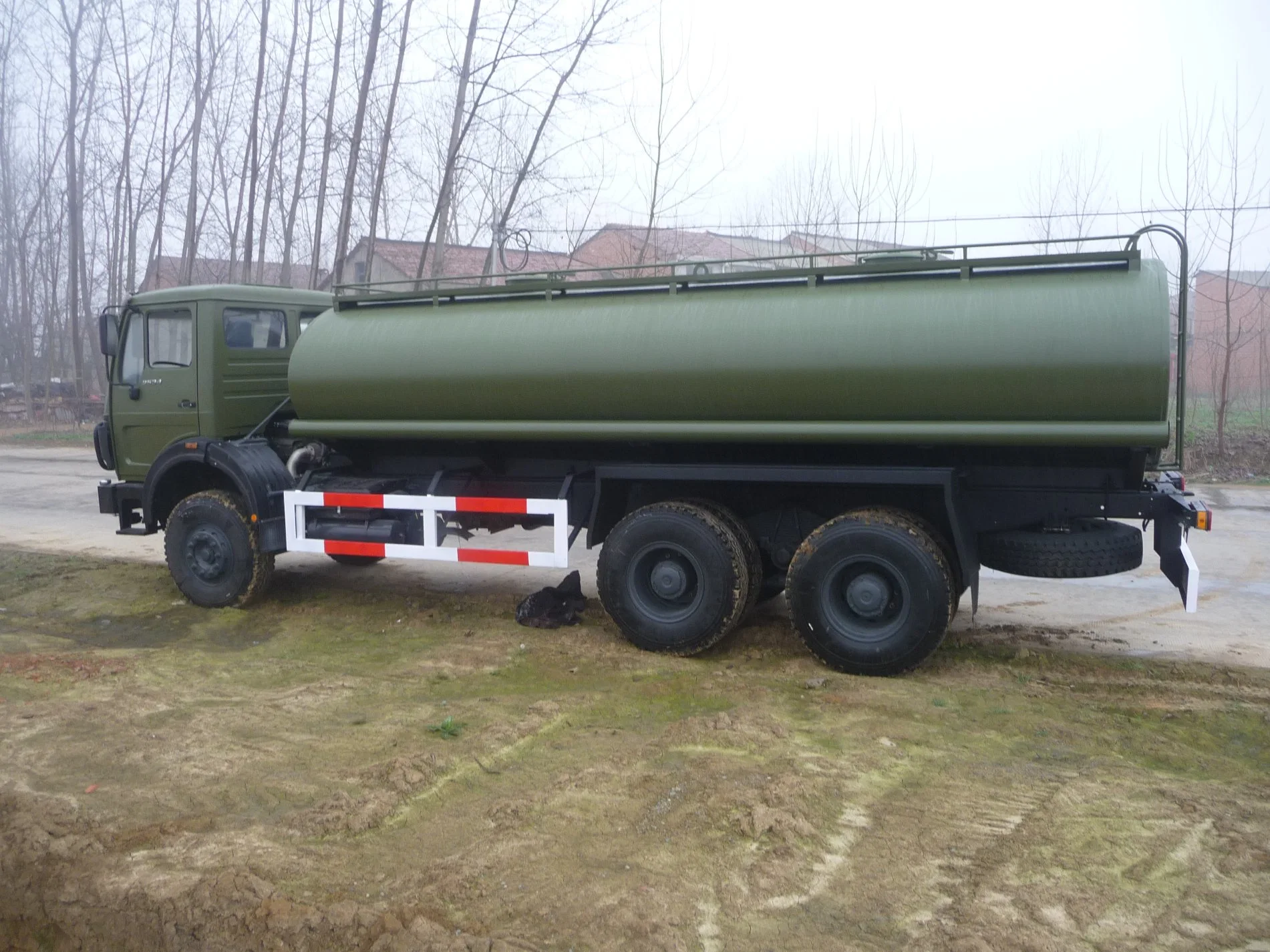 China Heavy Duty Beiben 340hp 6X6 Alle Terrian Off-Road Wasser Transport Lkw Wasser Sprinkler Broswer Lkw Preis