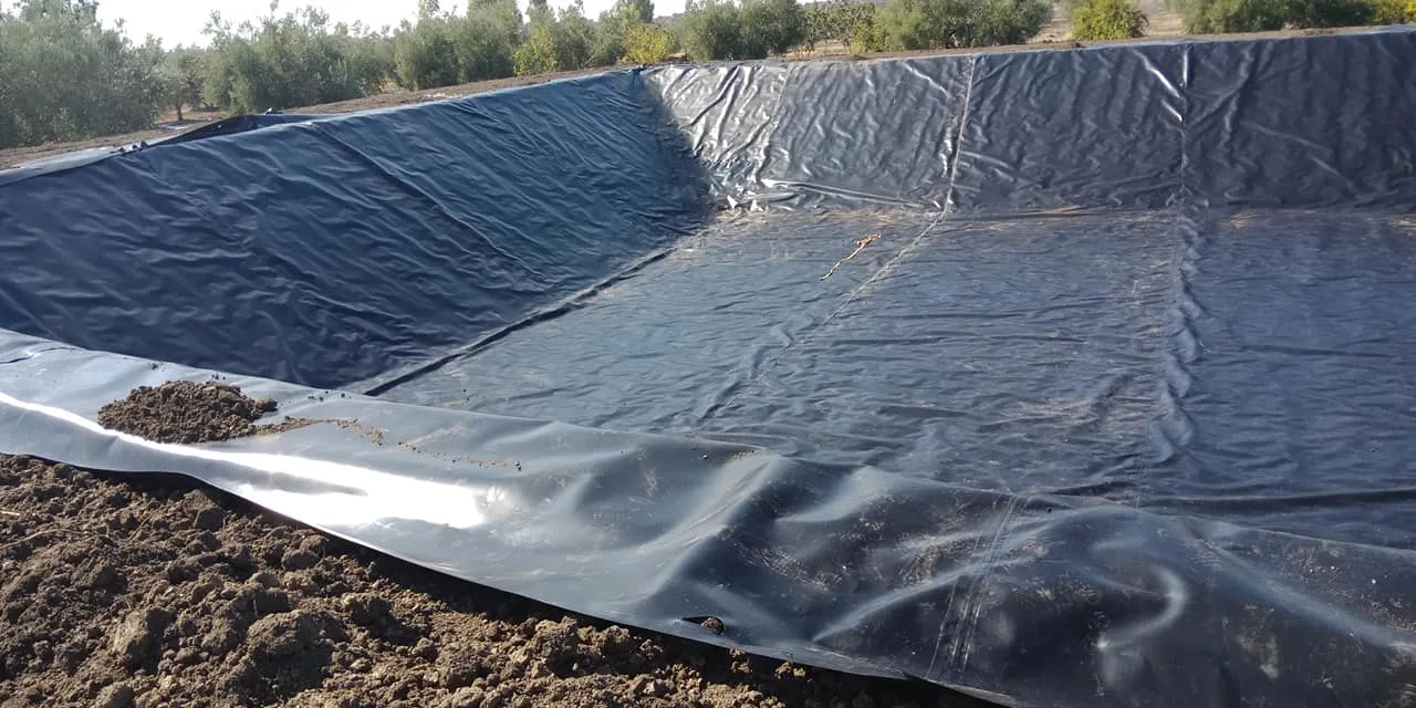 Original Factory Price ASTM Standard Black Smooth 0.5mm-3.0mm HDPE Geomembrane Fish Pond Impermeable Sheet Foundation Geomembrane