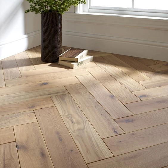 Vente en gros en ligne de parquet en bois à clic, planche en bois HDF MDF, revêtement de sol stratifié imperméable personnalisé.