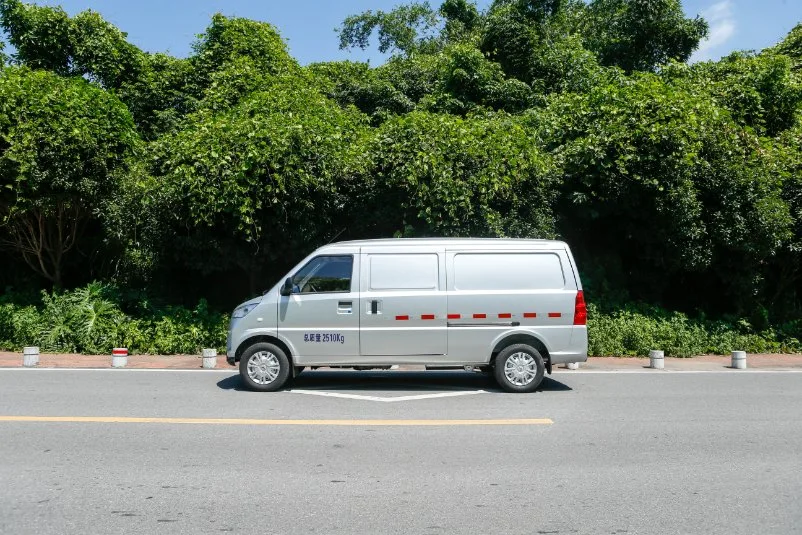 Wuling Mini Van essence avec siège MPV de luxe