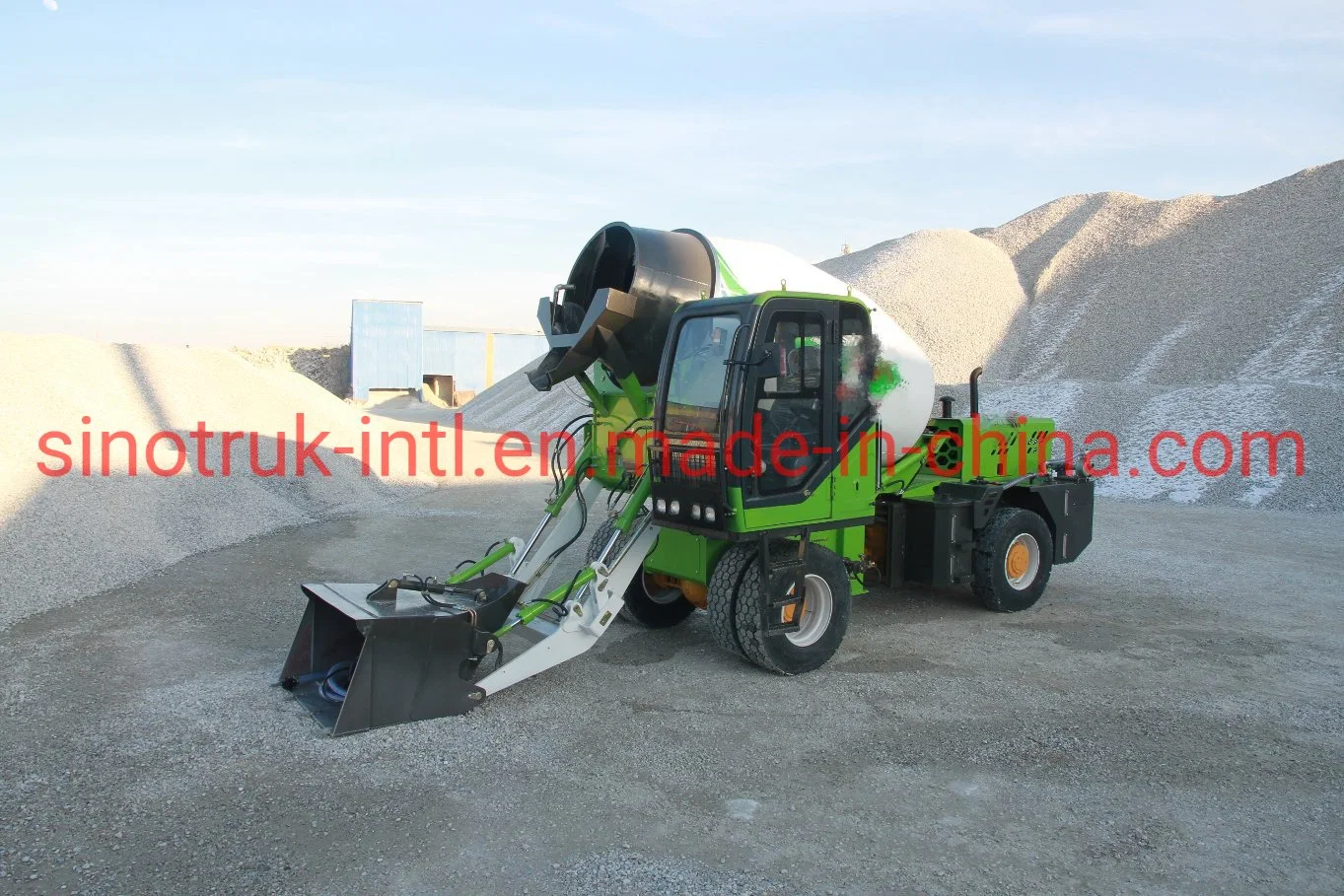 Portable Mini Concrete Mobile Mixer with Self Loading