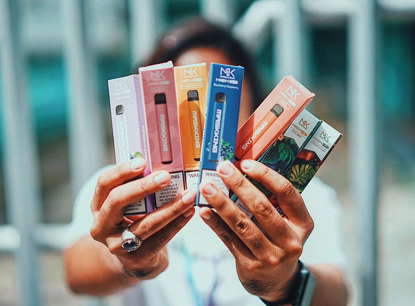 Maskking 500 Puffs High Gt OEM Vape Pen 2023 Top Selling Wholesale/Supplier Disposable/Chargeable Vape Pen 15 Flavors Available vape