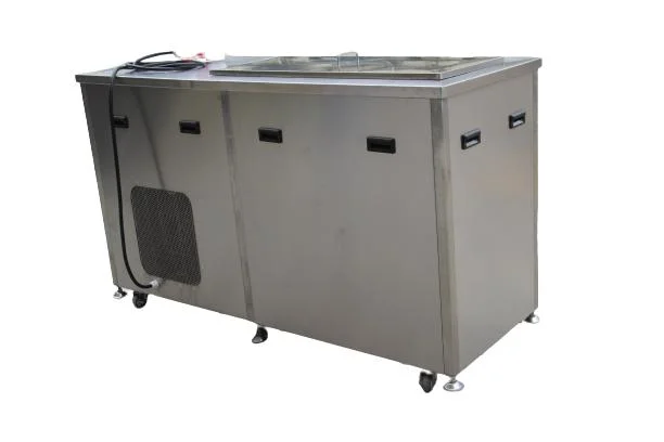 Industrial Ultrasonic Cleaner Covered with Cooling Coils Prevent Chemical Evaporation