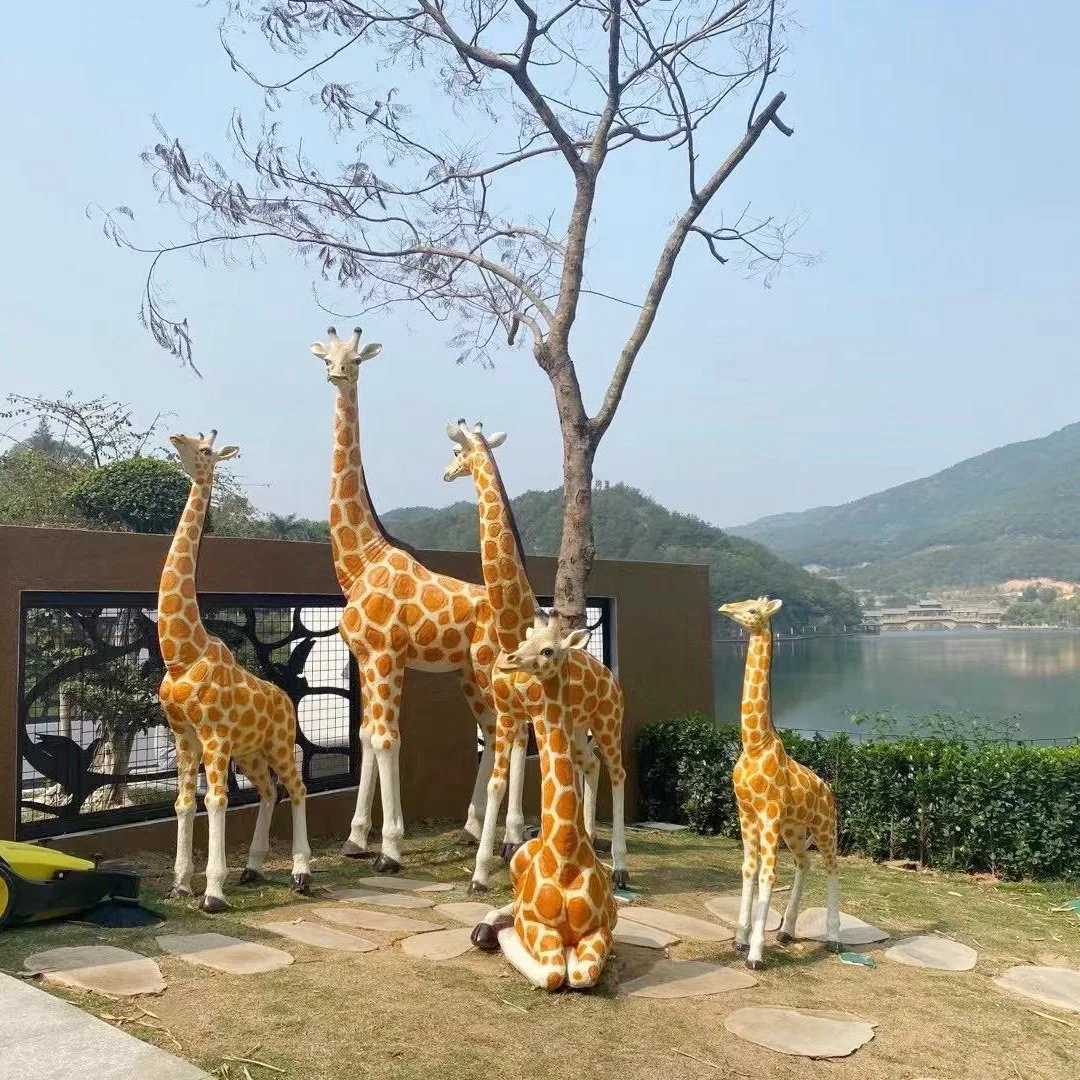 Amusement Park Decoration Resin Fiberglass Safari Animal Lion Giraffe Statue for Sale