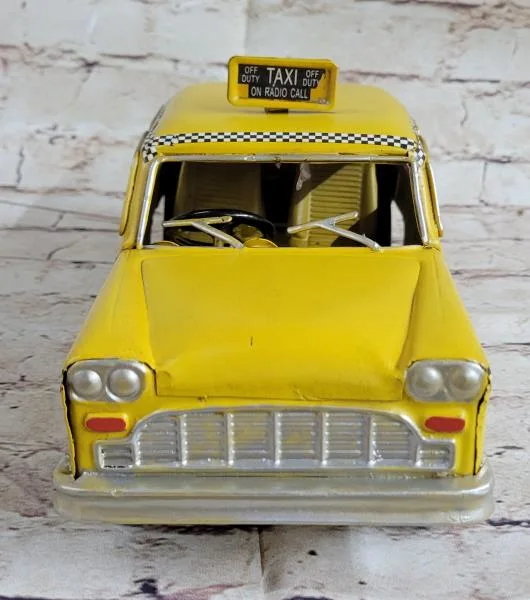 1/18 escala de la cabina Marathon taxi Diecast Modelo Taxicab Amarillo Regalo de color