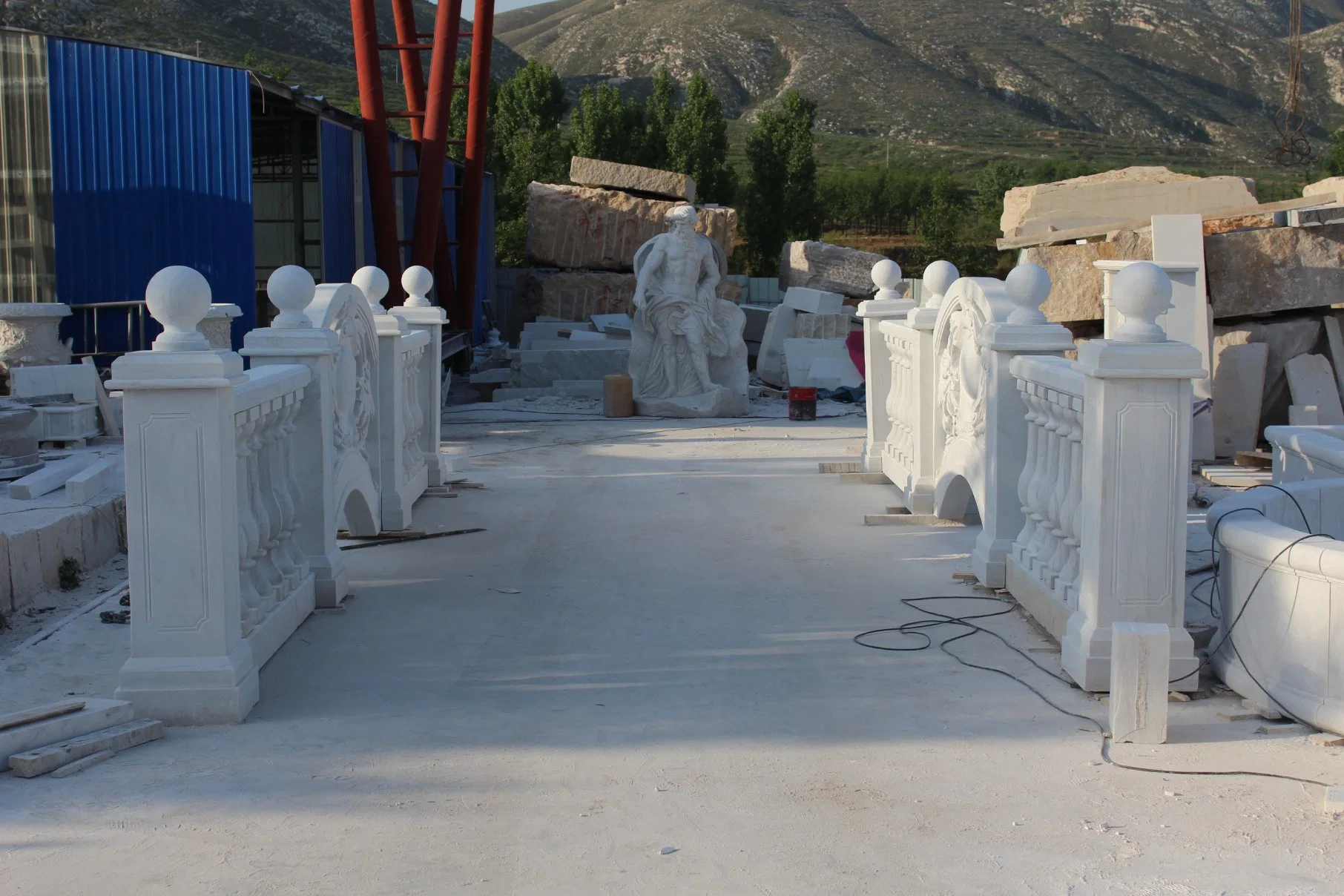 Balustrade aus weißem Marmor mit Steinskulptur (SY-B002)