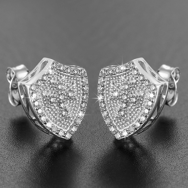 2022 Nouvelle arrivée style Punk hommes Bijoux plaqué or 18K Vvs bouclier Moissanite Diamond Stud Earrings