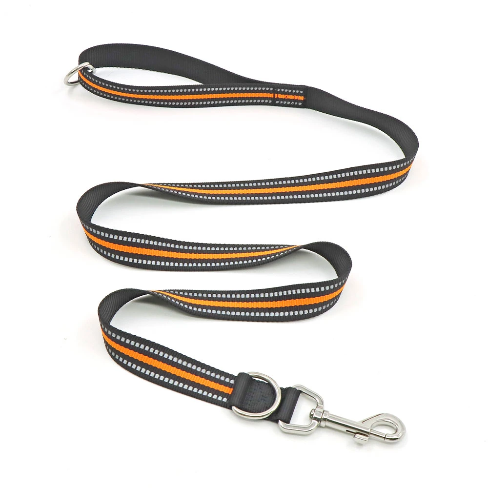 Suministros para mascotas duradero cómodo logotipo personalizado exterior caminar Nylon reflectante Cincha para perros lloviendo