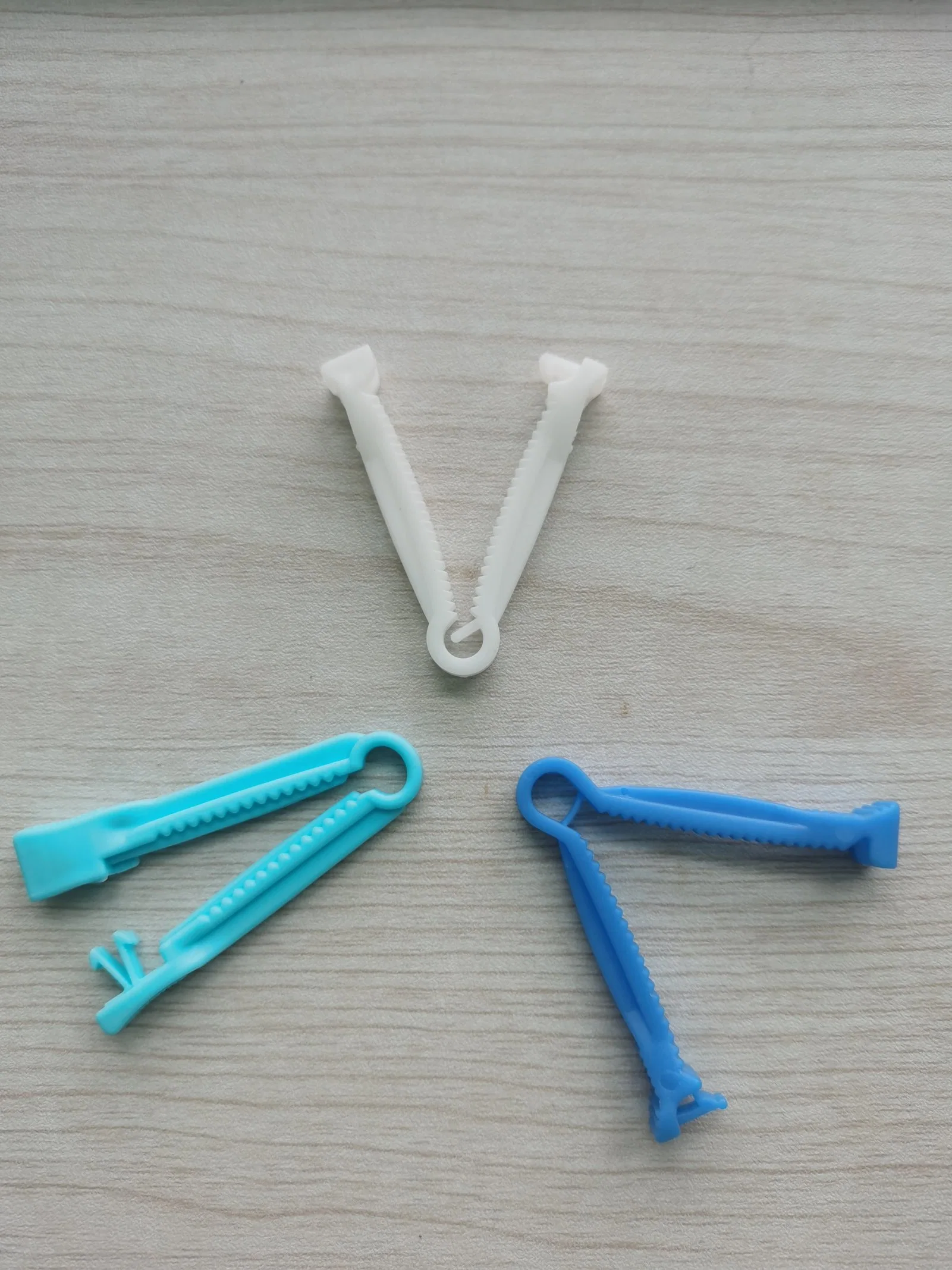 Disposable Umbilical Clamp and Cutter for Hospital