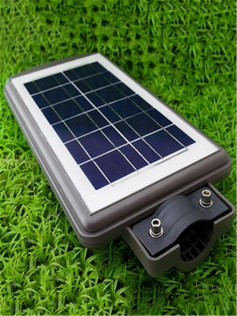 Lámpara solar con sensor de movimiento todo en uno para exteriores integrada.