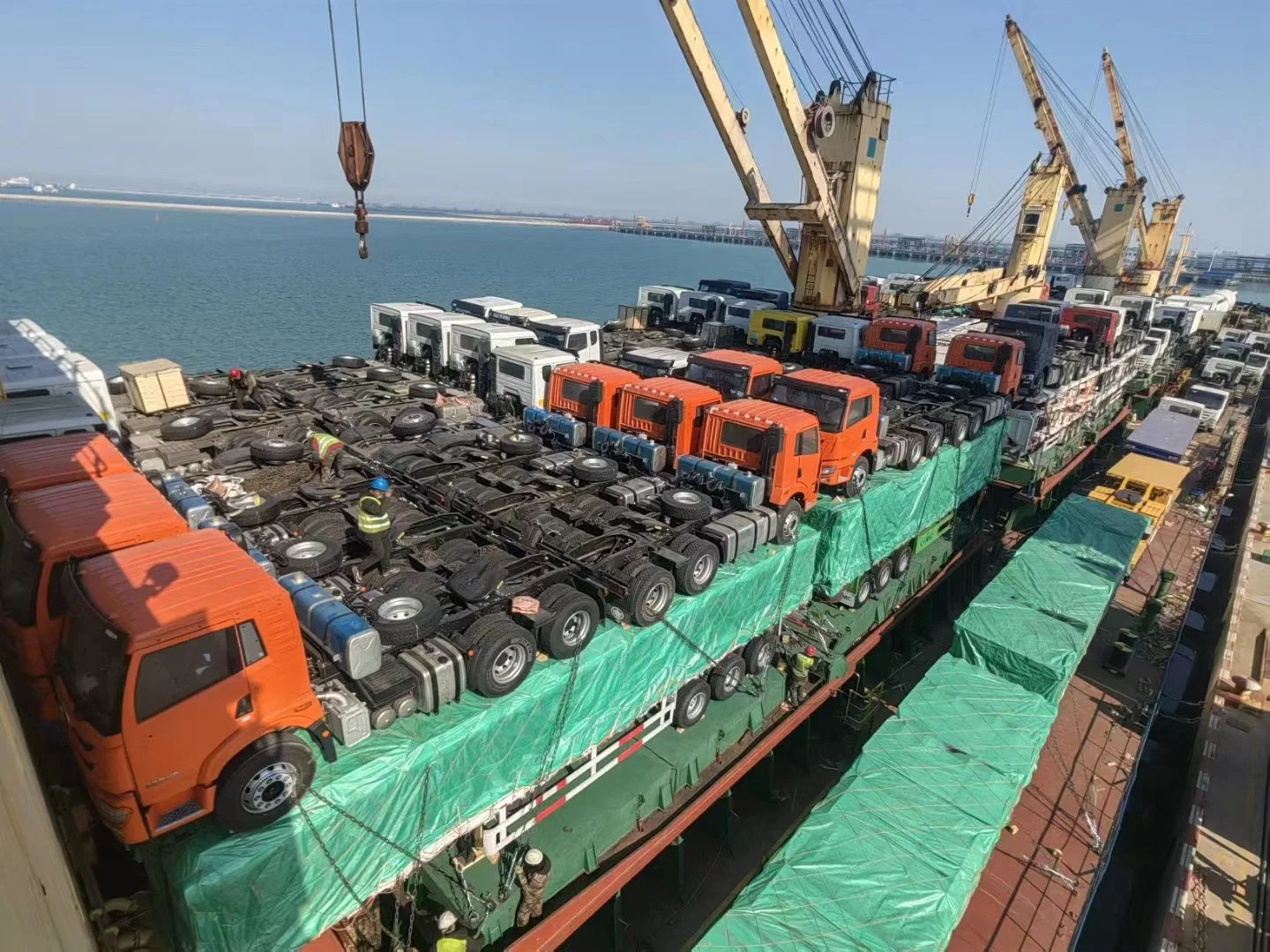 Roro Service Bulk Ship for Trucks Car Heavy Cargo Sea Shipping to Romania USA Asia Europe