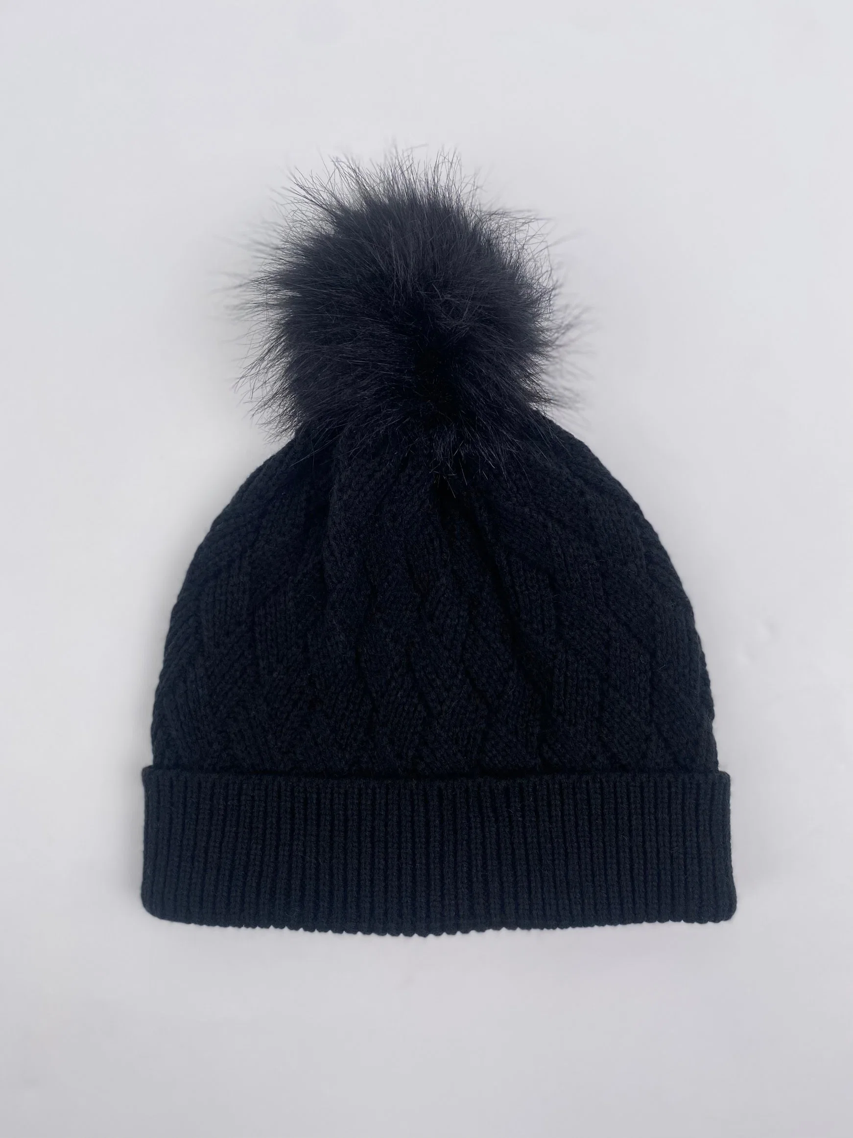 Mode couleur noir solide unisexe Panier Diamond Pompom Kintted Hat